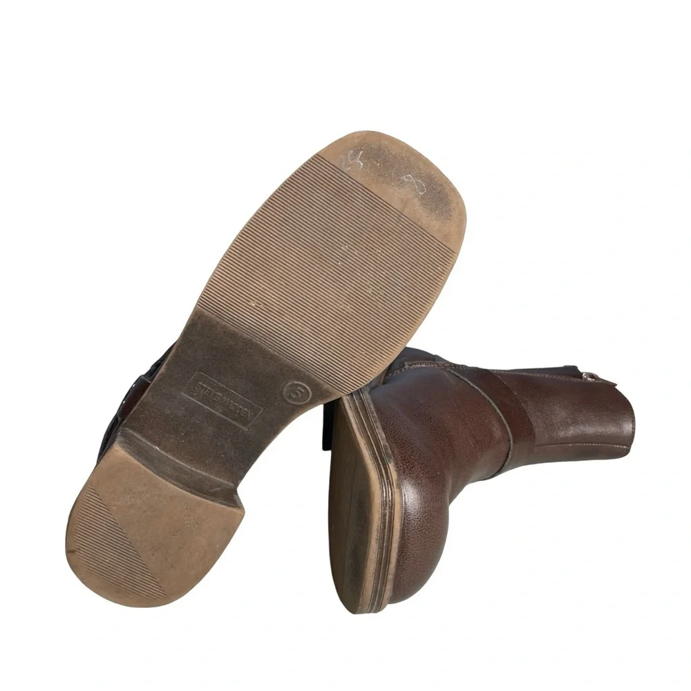 Steve Madden JRider brown boots. Big girls size 5. Block stacked heel side zip.